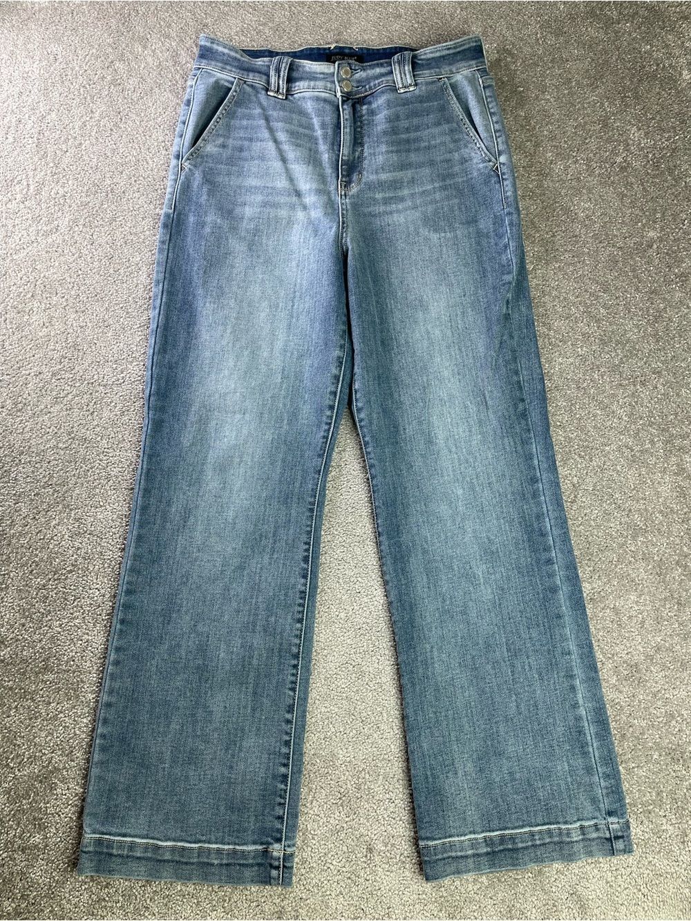 Judy Blue Jeans Women’s 15/32 Blue Wide Leg High Rise Double Button Medium Wash